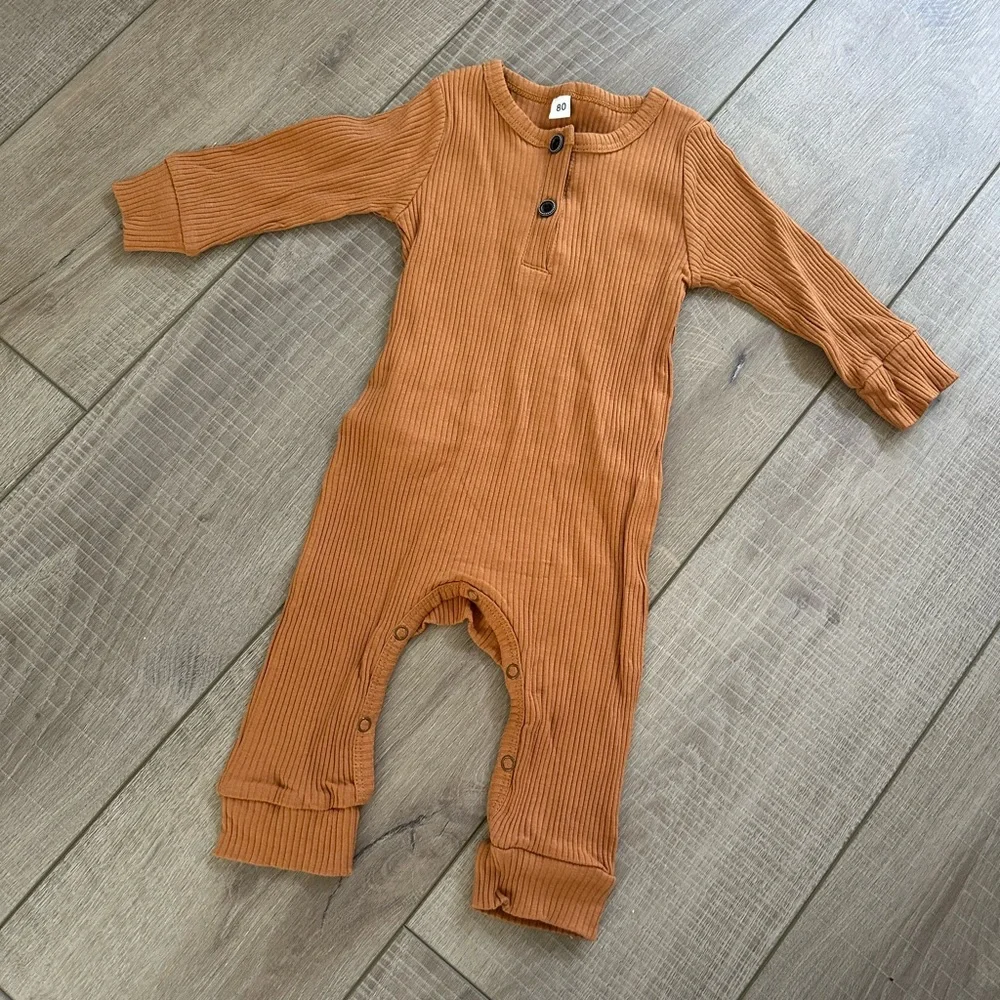 Baby Ribbed One Piece Romper Set in Green and Orange Tone Size 9-12 Months NWOT